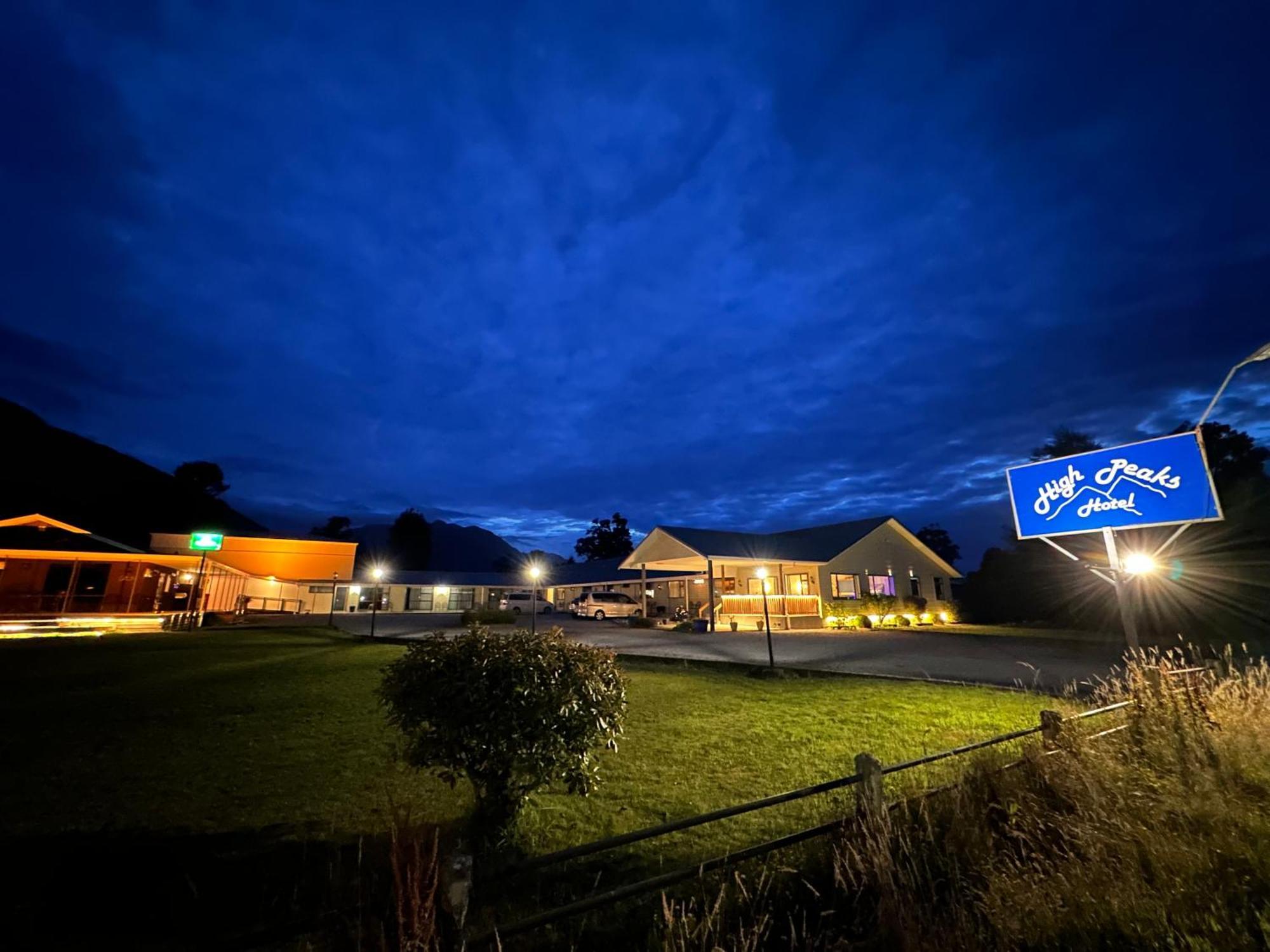 High Peaks Hotel Glaciar Fox Exterior foto